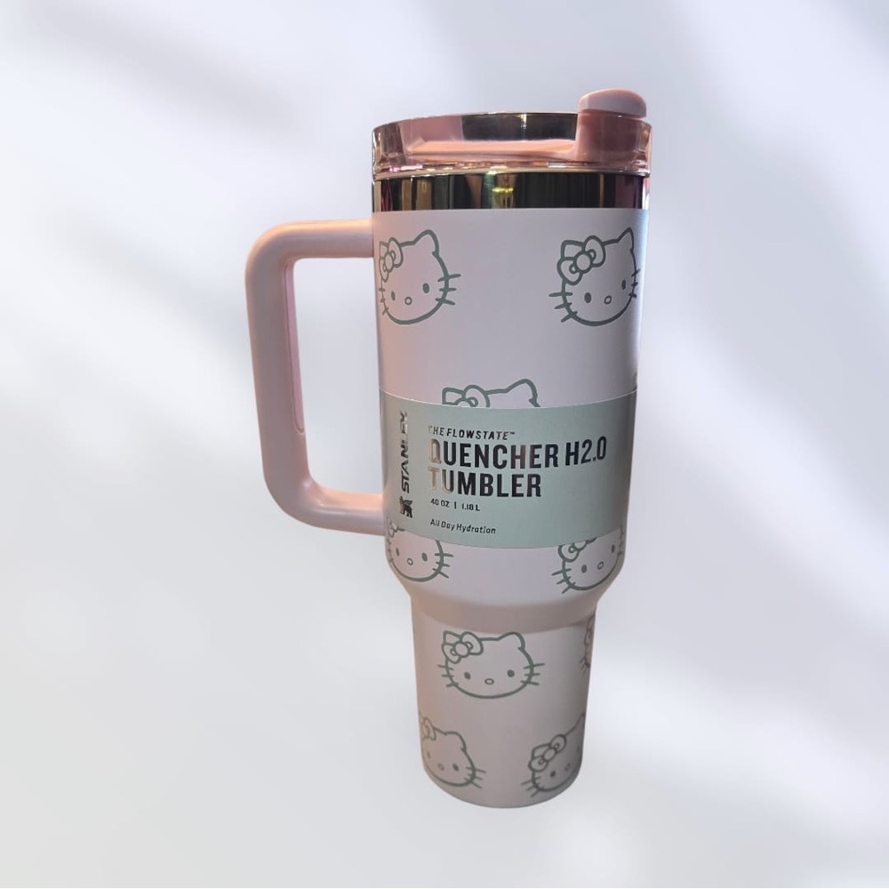 Hello kitty nice  light pink 40oz tumbler with straw